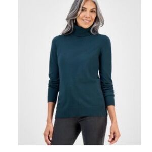 Women's Turtleneck Sweater
